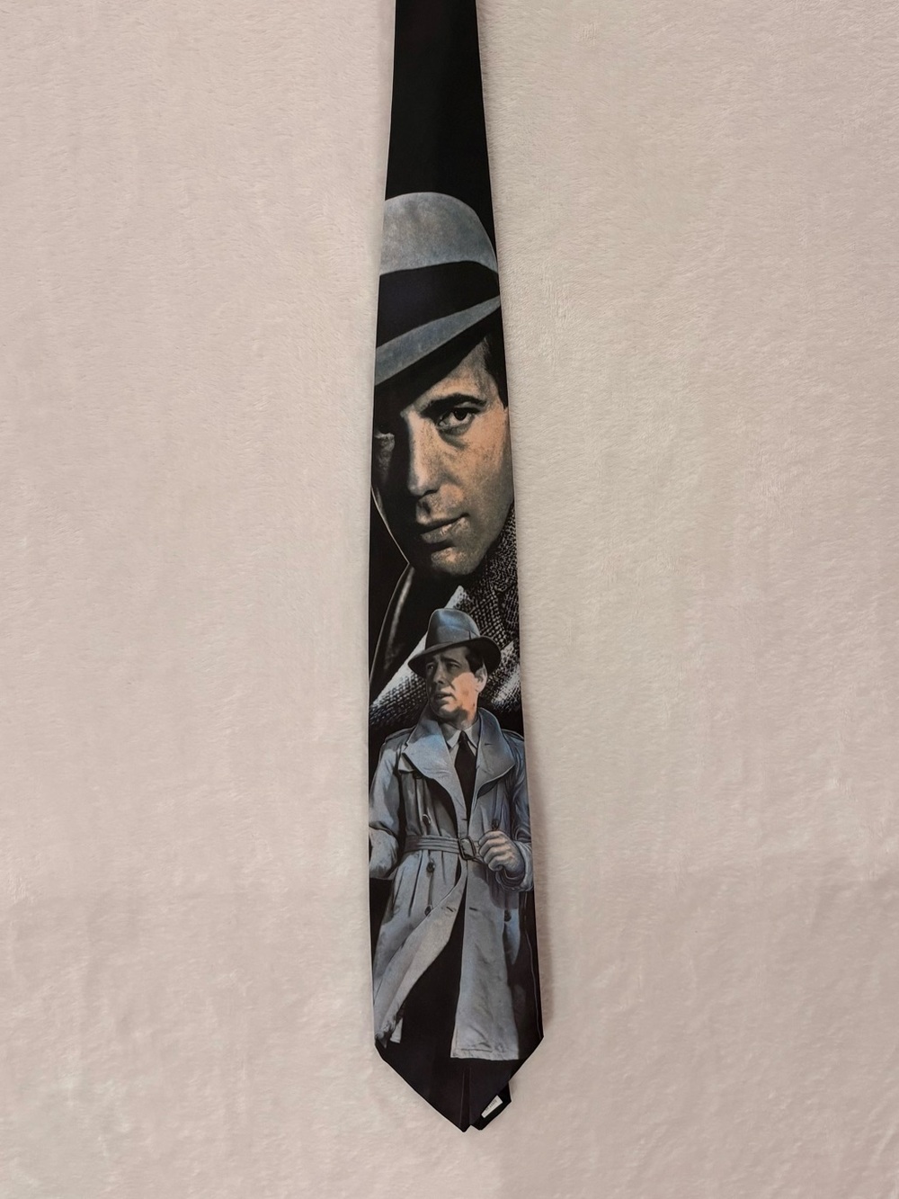 🎬 Vintage Ralph Marlin Humphrey Bogart Necktie – Film Noir Movie Novelty Tie